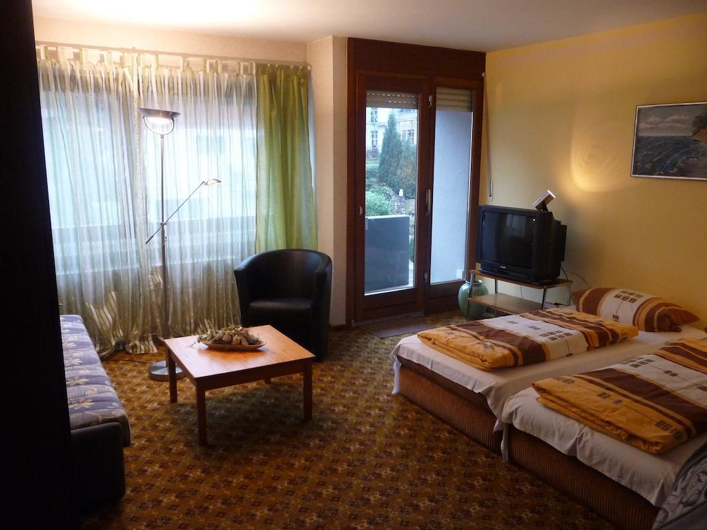Hotel-Garni-Sonnenlay Бернкастел-Кюс Стая снимка
