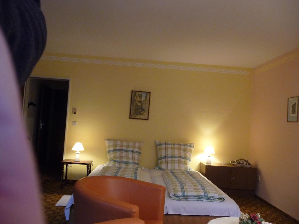 Hotel-Garni-Sonnenlay Бернкастел-Кюс Стая снимка