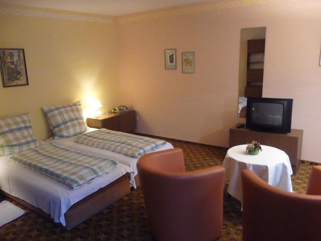 Hotel-Garni-Sonnenlay Бернкастел-Кюс Стая снимка