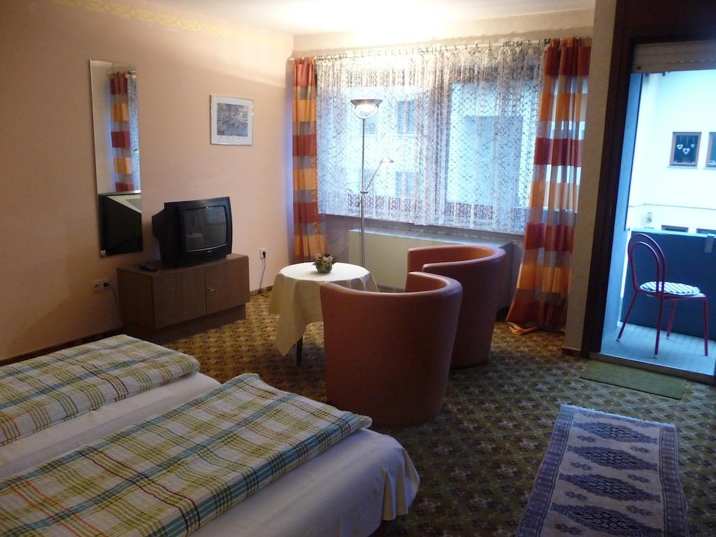 Hotel-Garni-Sonnenlay Бернкастел-Кюс Стая снимка